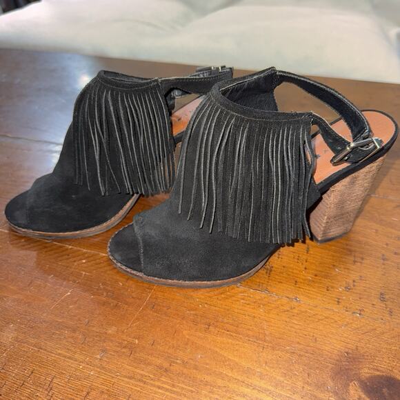 Lucky Brand Black Suede Open Toe Fringe Sandals size 8 Liennah. - Picture 1 of 8